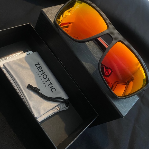 ZENOTTIC Polarized Sunglasses - Picture 5 of 5